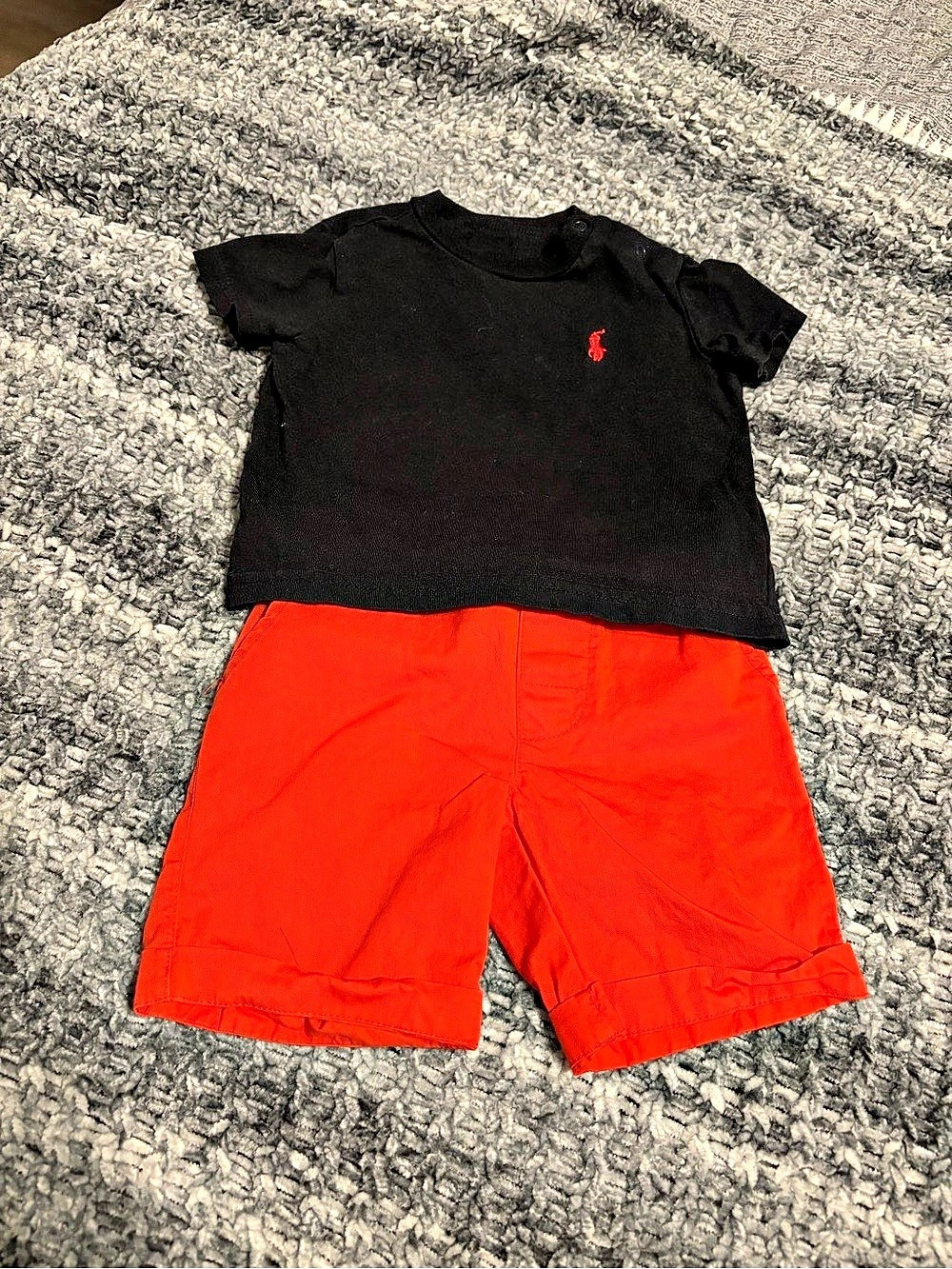 Polo Ralph Lauren Kids Black shirt & Red Crown & Ivy shorts